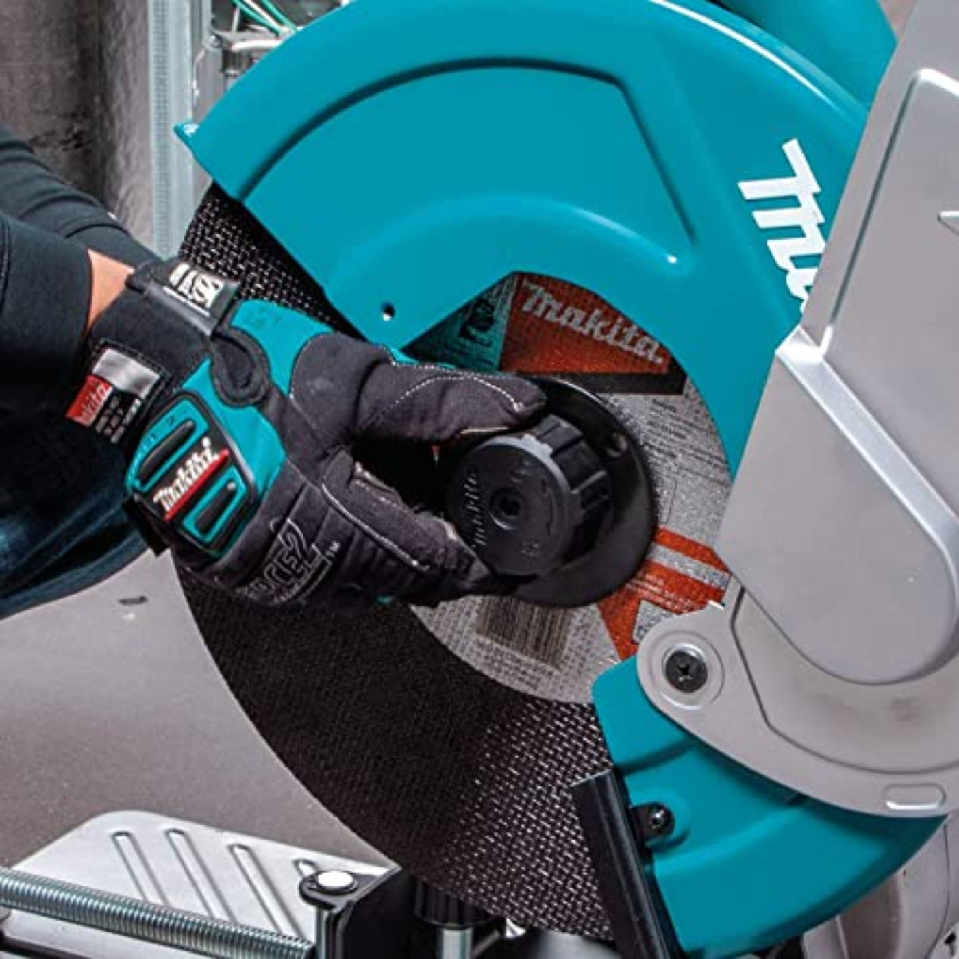 Makita  18V LXT Lithium-Ion Brushless Cordless 14" Cut-Off Saw Kit (5.0Ah) (Open Box/Excellent Condition) - XWL01PTREN