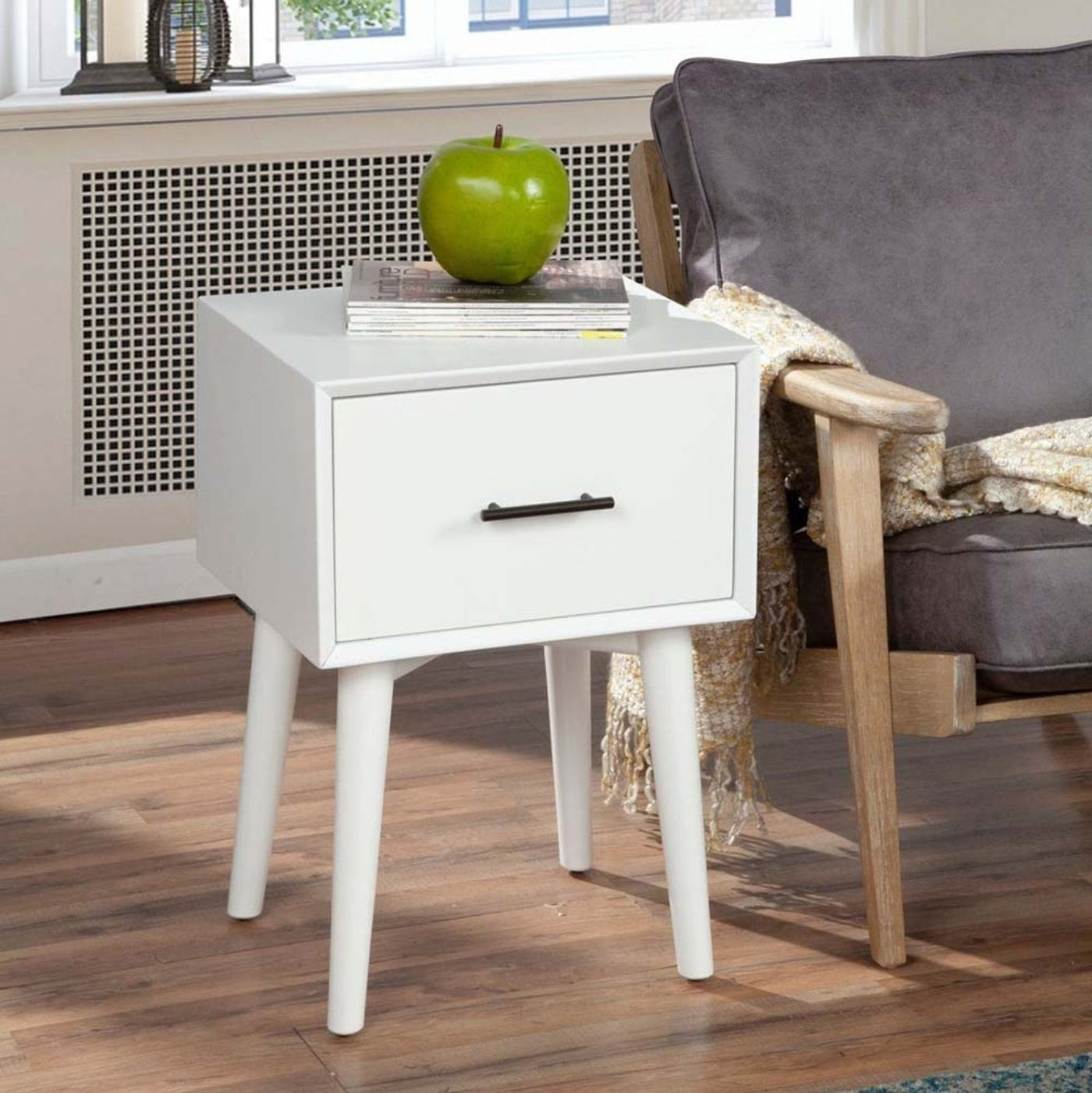 Alpine Flynn End Table, White - 966-W-62
