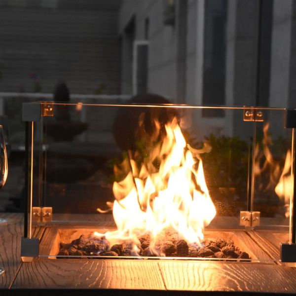 Elementi Rova Fire Bar Table Close Up Flame Set up