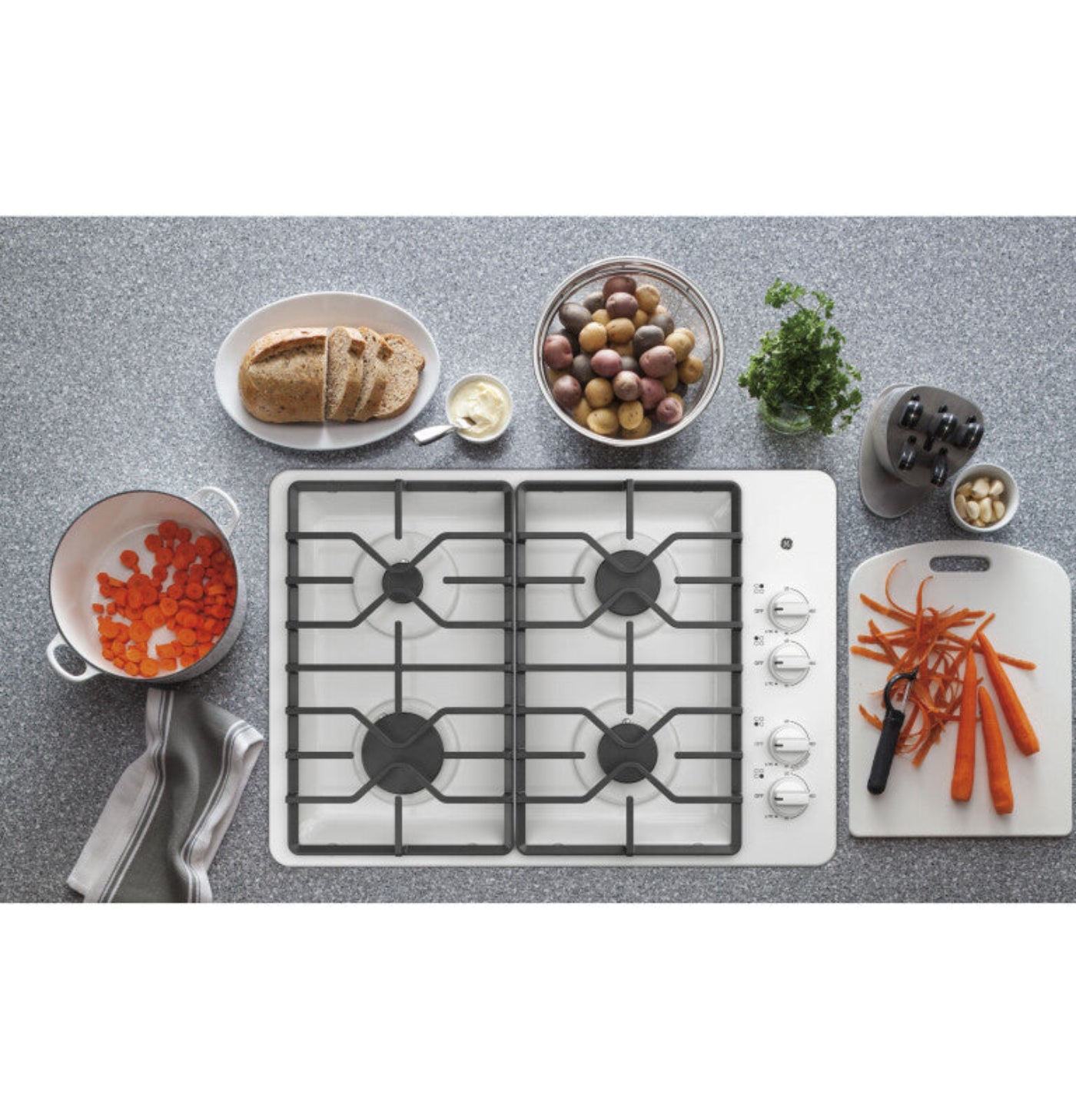 GE Appliances  30" Built-In Gas Cooktop with Dishwasher-Safe Grates White - JGP3030DLWW
