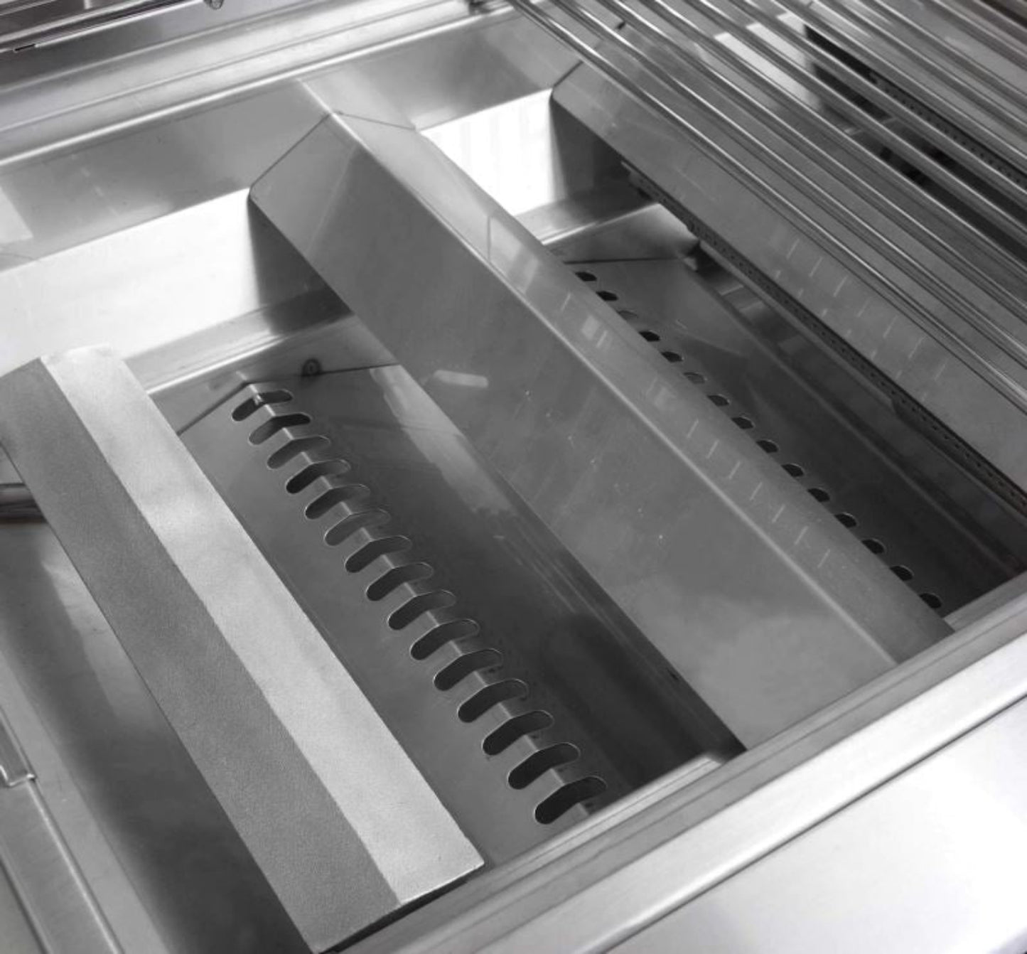 Lion Grills L60000 32 Inch Natural Gas Grill - No Lights or Rotisserie - 65623