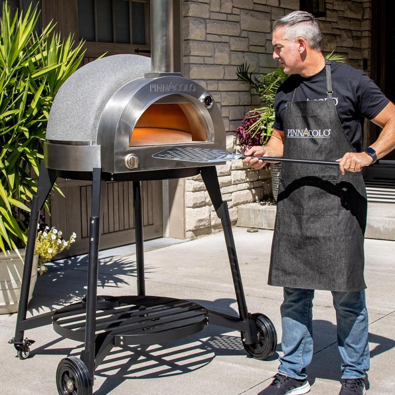 Pinnacolo L'Argilla Thermal Clay Gas Pizza Oven - In Action