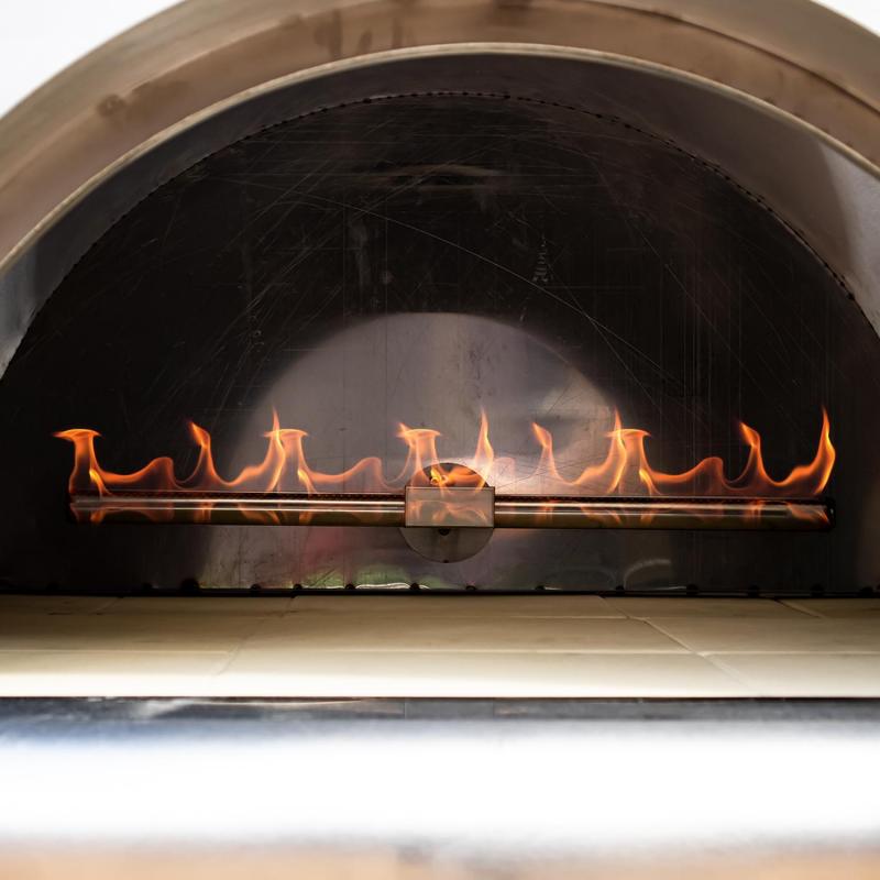 Pinnacolo Ibrido Hybrid Outdoor Pizza Oven Closeup