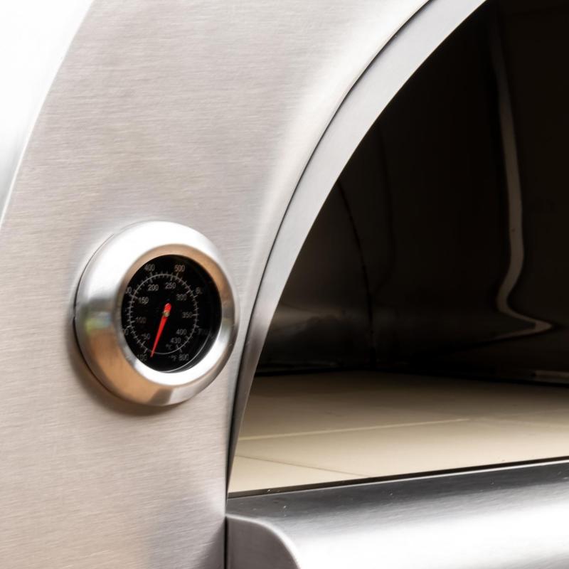 Pinnacolo Premio Pizza Oven Closeup