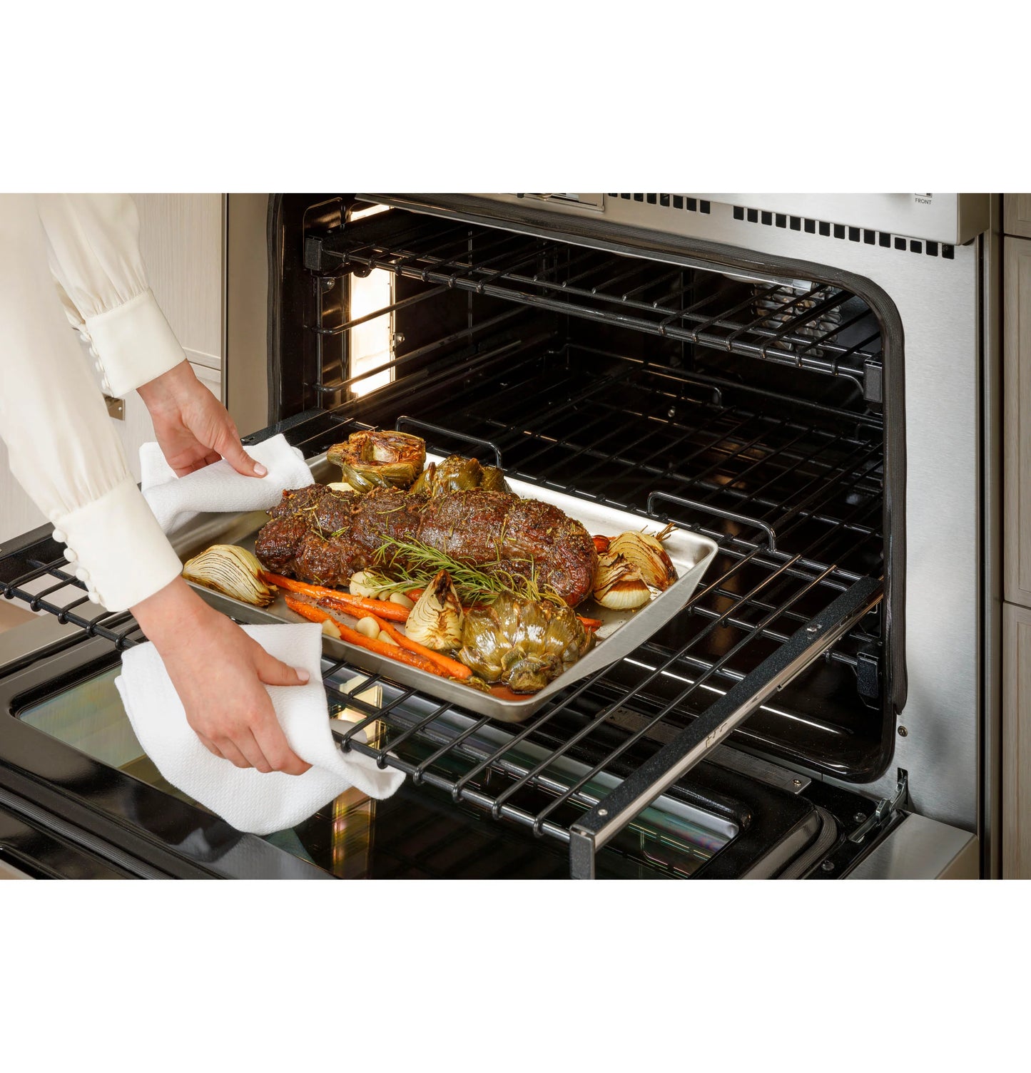 Monogram ZGP364NDTSS 36" All Gas Professional Range with 4 Burners and Griddle Stainless Steel - ZGP364NDTSS
