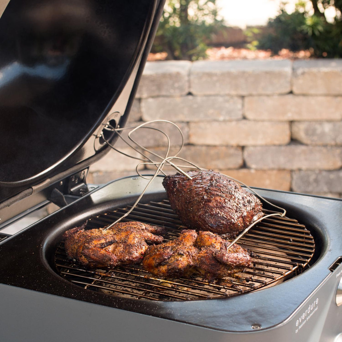 Everdure By Heston Blumenthal 4K 21-Inch Charcoal Grill & Smoker  - CE4KMUS