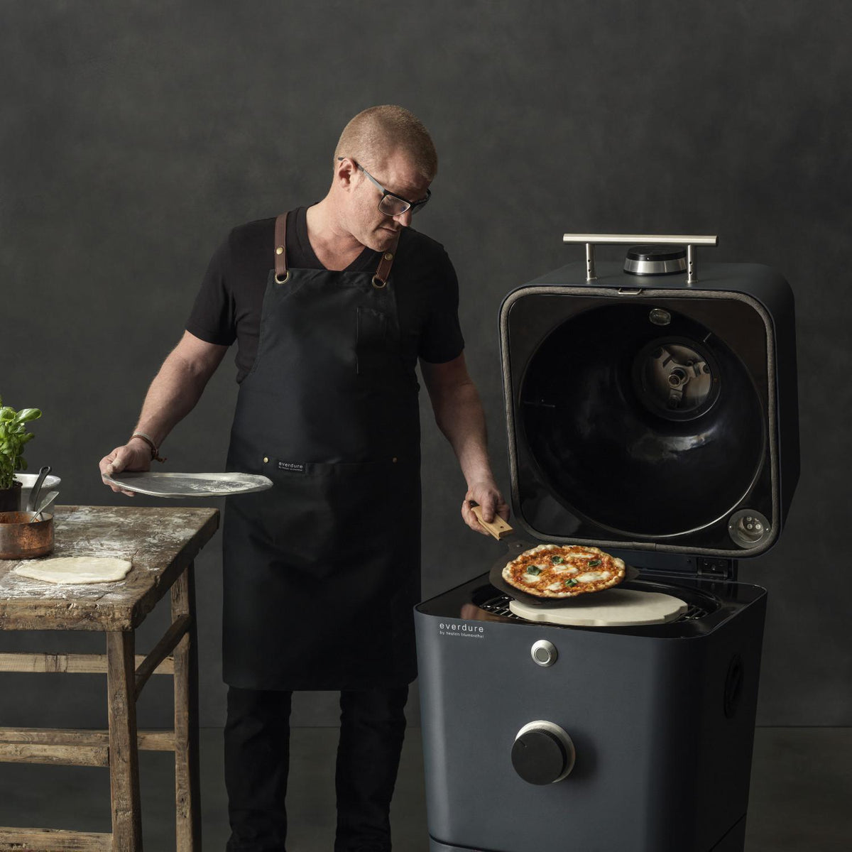 Everdure By Heston Blumenthal 4K 21-Inch Charcoal Grill & Smoker  - CE4KMUS