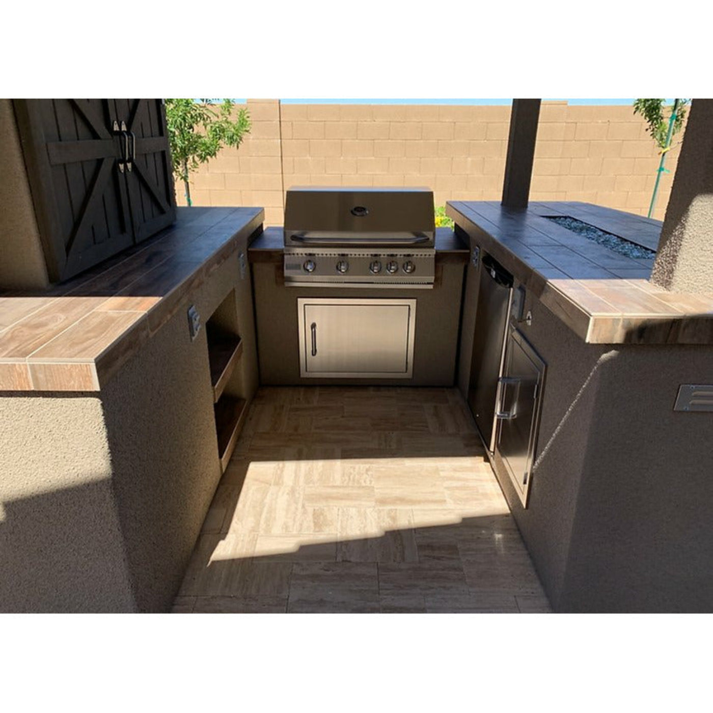 KoKoMo Barn Door TV Wall BBQ Island Pergola Firepit 4 Burner Built In BBQ St. Croix -odel# St.CroixBarnDoorTVWall